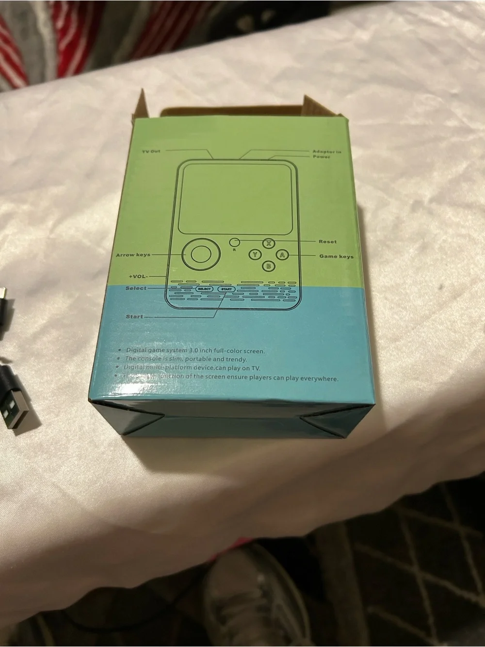 G-Star G5 Handheld Game Console in Light Green and Yellow